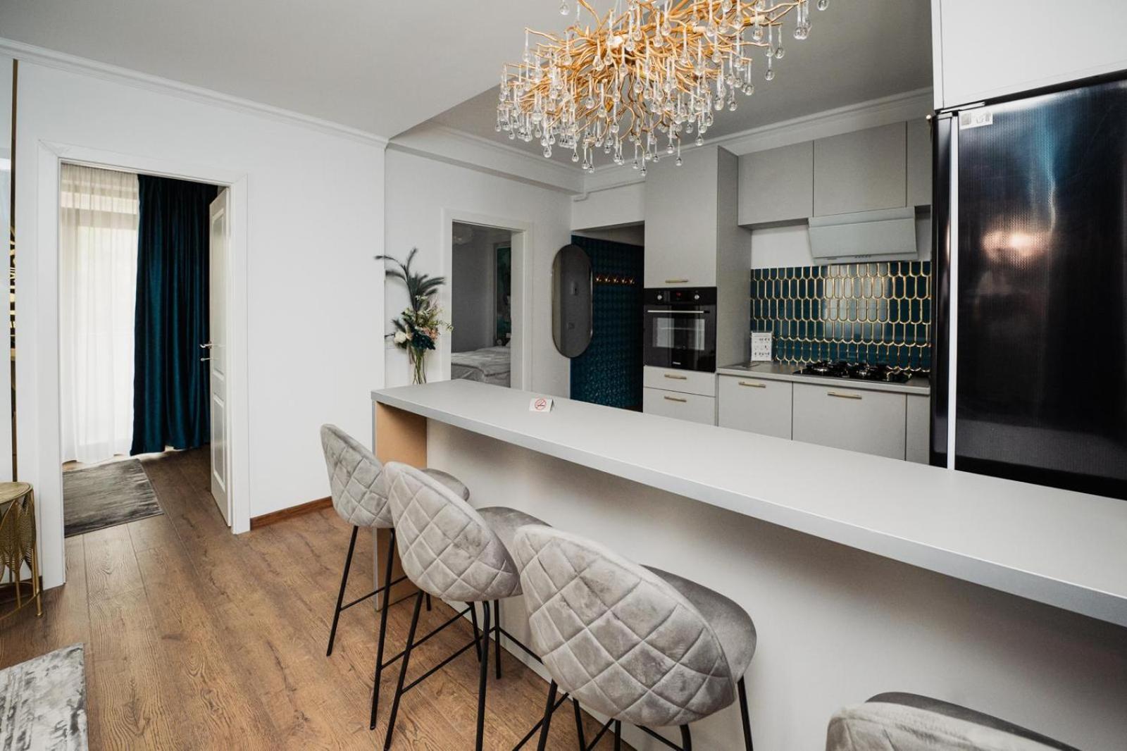 Apartment House *